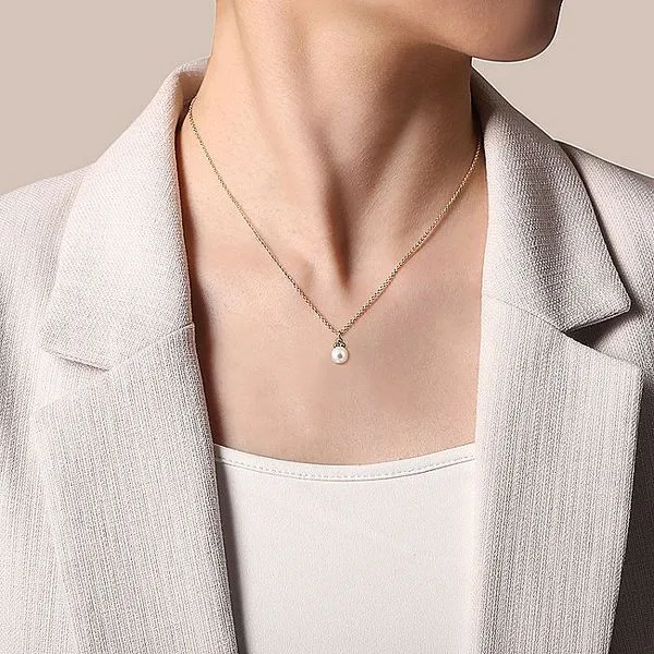 Gabriel & Co. 14K Yellow Gold Pearl Bujukan Drop Pendant Necklace Image 3 Toner Jewelers Overland Park, KS