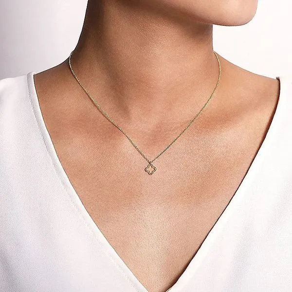 Gabriel & Co. 14K Yellow Gold Clover Pendant Necklace Image 3 Toner Jewelers Overland Park, KS