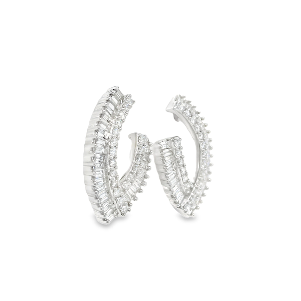 18 Karat White Gold Round and Baguette Diamond Estate Earrings Image 2 Toner Jewelers Overland Park, KS