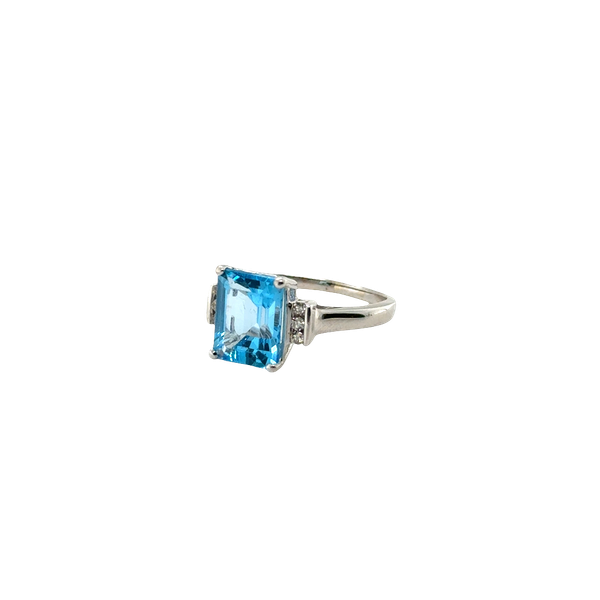 14 Karat White Gold Blue Topaz Ring Image 2 Toner Jewelers Overland Park, KS