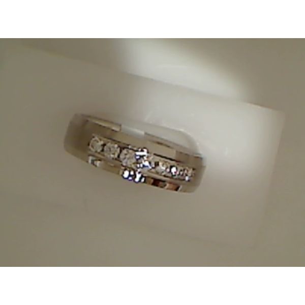 001-115-00046 Tovon & Co. Jewelers Dallas, PA