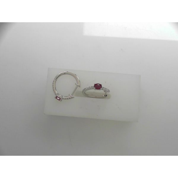 Earrings Tovon & Co. Jewelers Dallas, PA