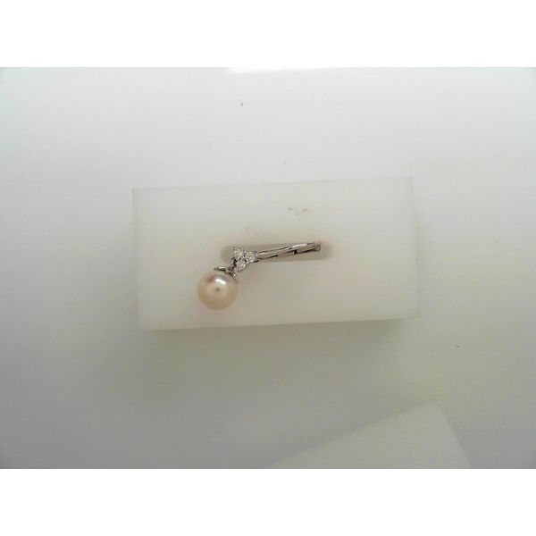 Earrings Tovon & Co. Jewelers Dallas, PA
