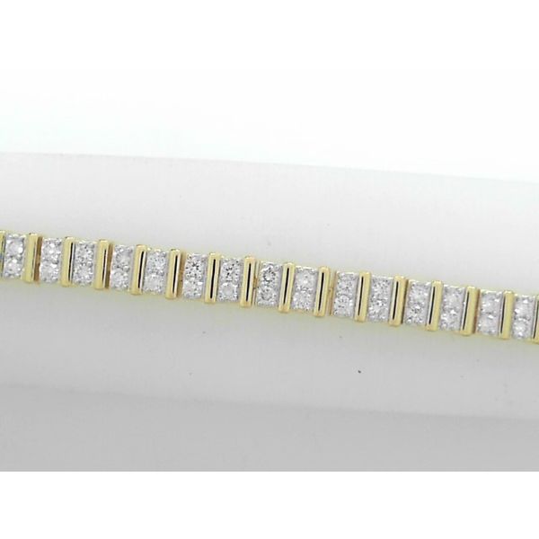 Bracelet Tovon & Co. Jewelers Dallas, PA
