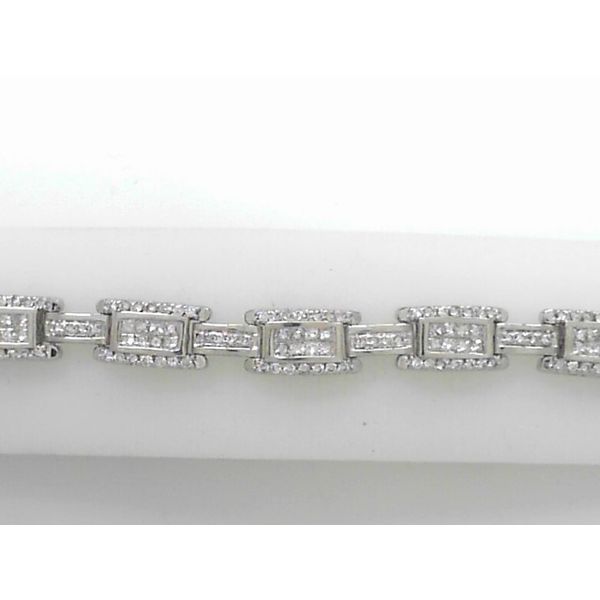 Bracelet Tovon & Co. Jewelers Dallas, PA