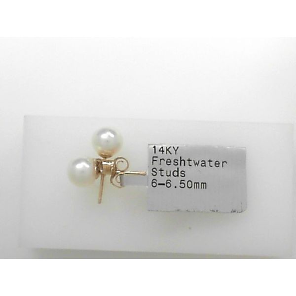 Earrings Tovon & Co. Jewelers Dallas, PA
