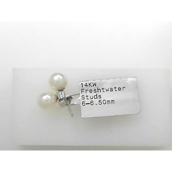 Earrings Tovon & Co. Jewelers Dallas, PA
