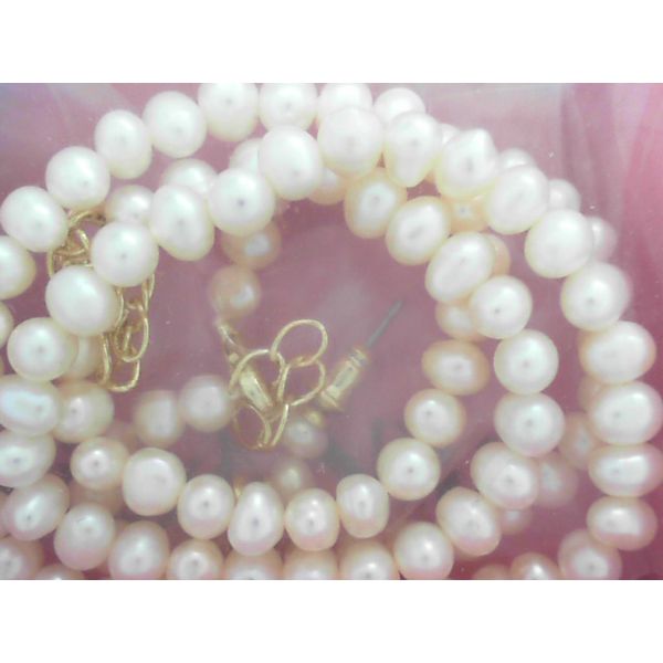 001-325-00036 Tovon & Co. Jewelers Dallas, PA