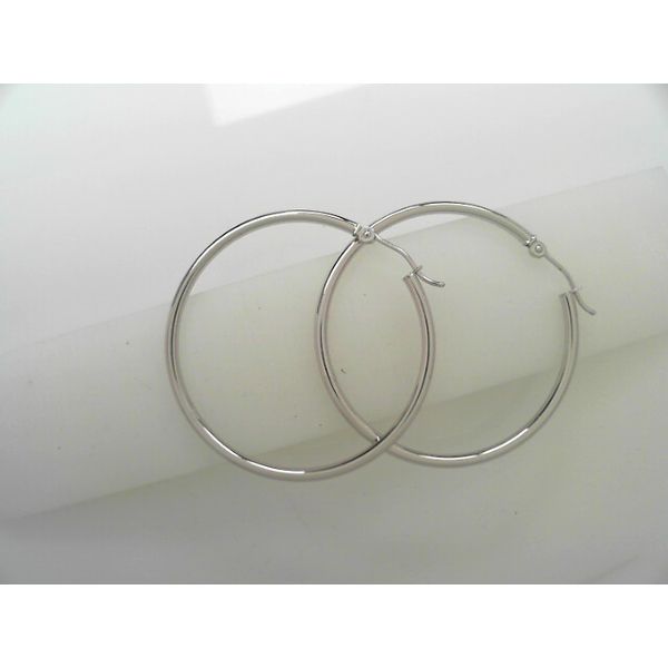 Earrings Tovon & Co. Jewelers Dallas, PA