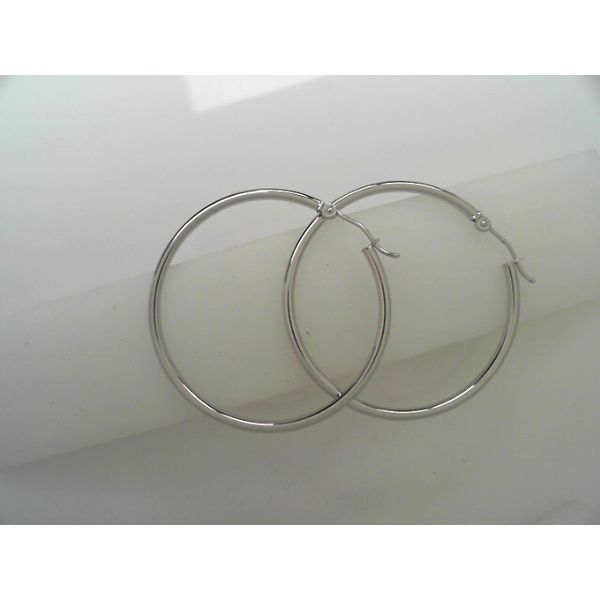 Earrings Tovon & Co. Jewelers Dallas, PA