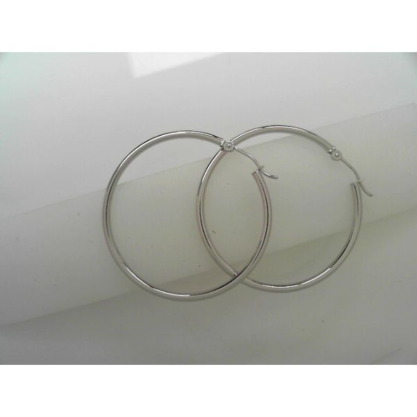Earrings Tovon & Co. Jewelers Dallas, PA
