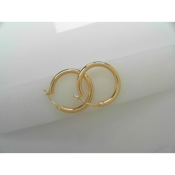Earrings Tovon & Co. Jewelers Dallas, PA