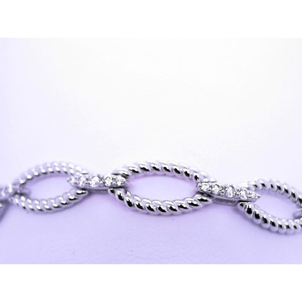 Bracelet Tovon & Co. Jewelers Dallas, PA