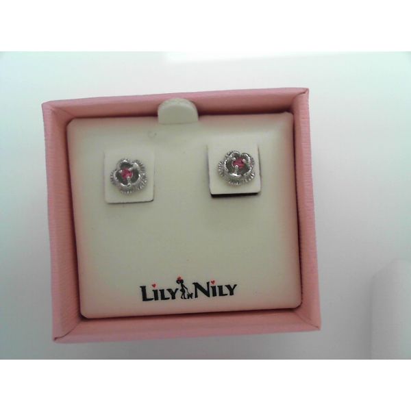Earrings Tovon & Co. Jewelers Dallas, PA
