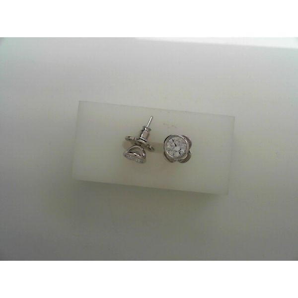 Earrings Tovon & Co. Jewelers Dallas, PA