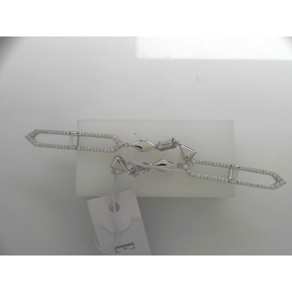 Earrings Tovon & Co. Jewelers Dallas, PA