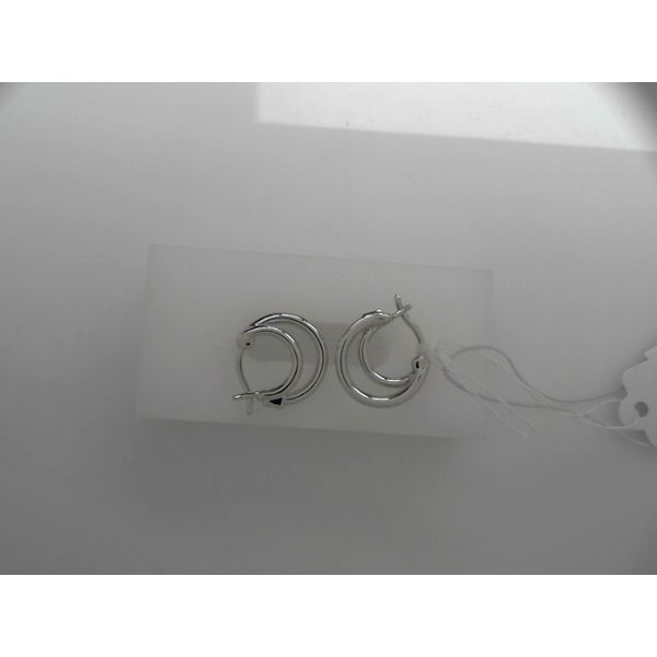 Earrings Tovon & Co. Jewelers Dallas, PA