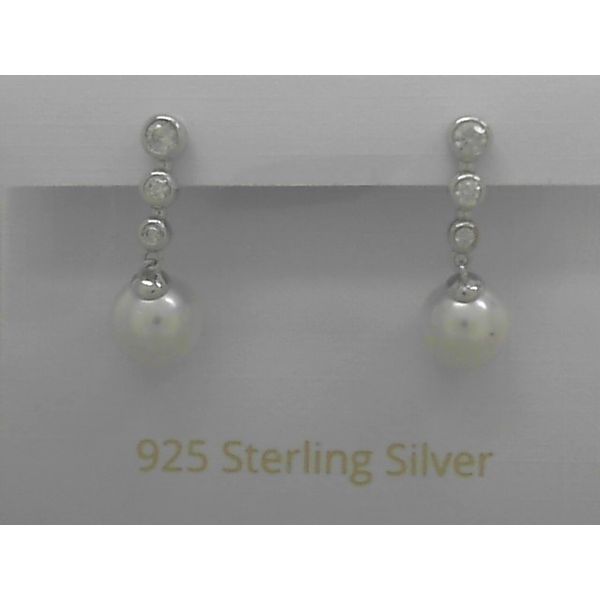 Earrings Tovon & Co. Jewelers Dallas, PA