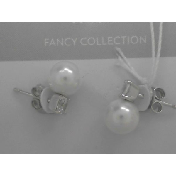 Earrings Tovon & Co. Jewelers Dallas, PA