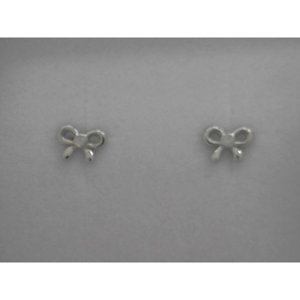 Earrings Tovon & Co. Jewelers Dallas, PA