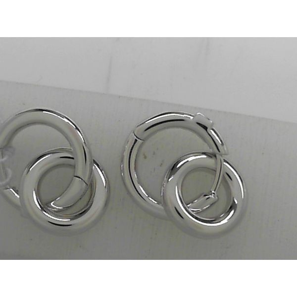 Earrings Tovon & Co. Jewelers Dallas, PA