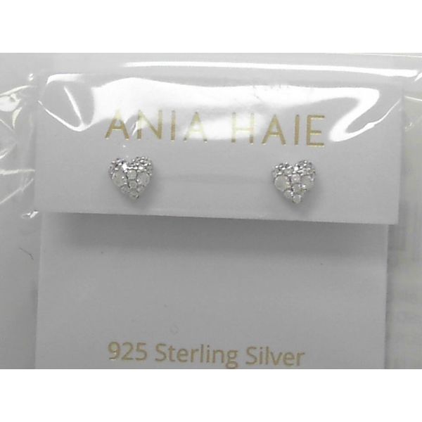 Earrings Tovon & Co. Jewelers Dallas, PA