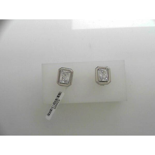 Earrings Tovon & Co. Jewelers Dallas, PA