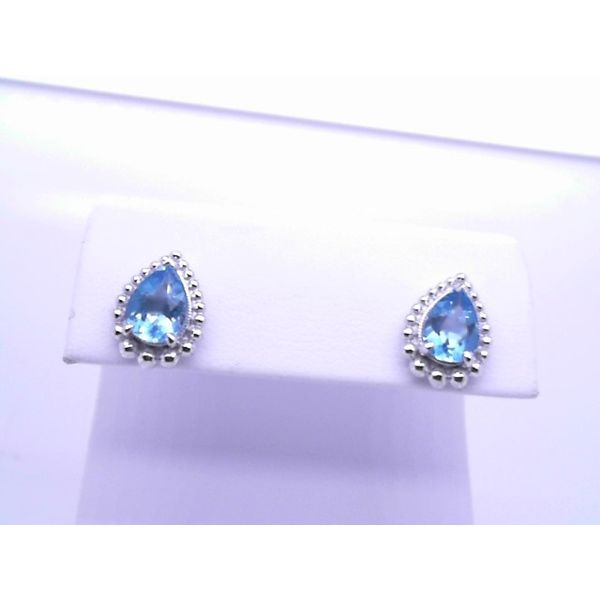 Earrings Tovon & Co. Jewelers Dallas, PA