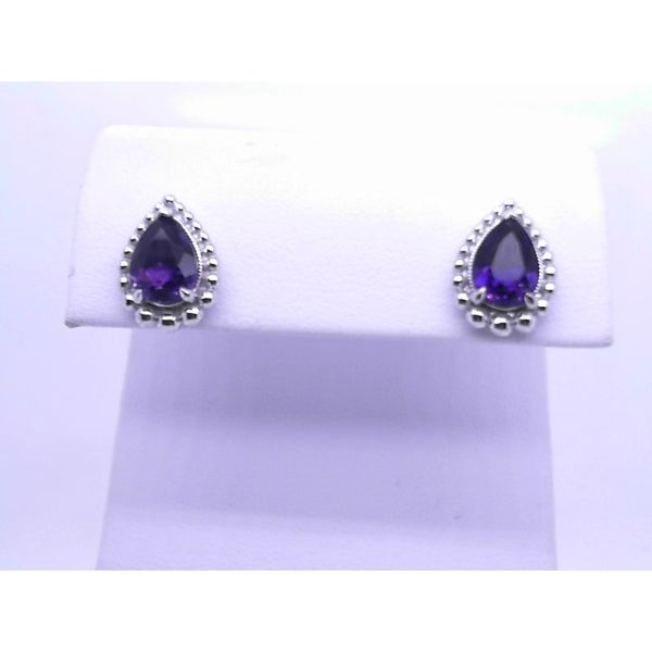 Earrings Tovon & Co. Jewelers Dallas, PA