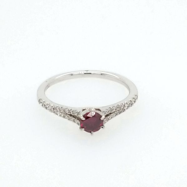 Engagement Ring Trenton Jewelers Ltd. Trenton, MI