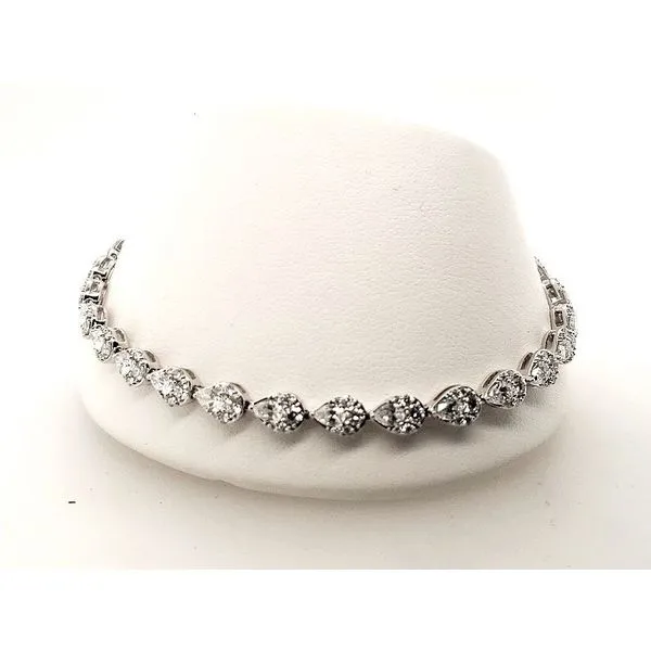 14 Karat White Gold Diamond Bracelet Trinity Jewelers  Pittsburgh, PA