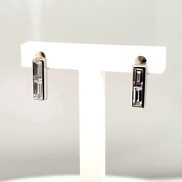 14 Karat White Gold Lab Grown Baguette Diamond Earrings Trinity Jewelers  Pittsburgh, PA