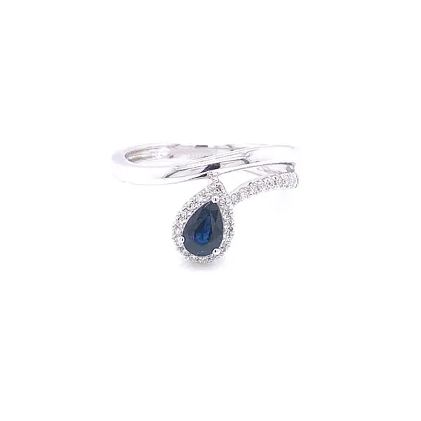 Colored Stone Ring in 14 Karat White Gold 2.63 Grams Tzfasman Jewelers Brooklyn, NY