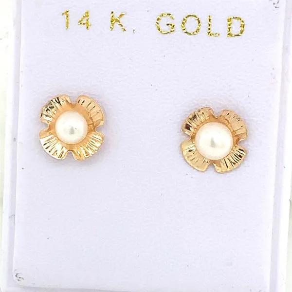 Pearl Earrings in 14 Karat Yellow Gold