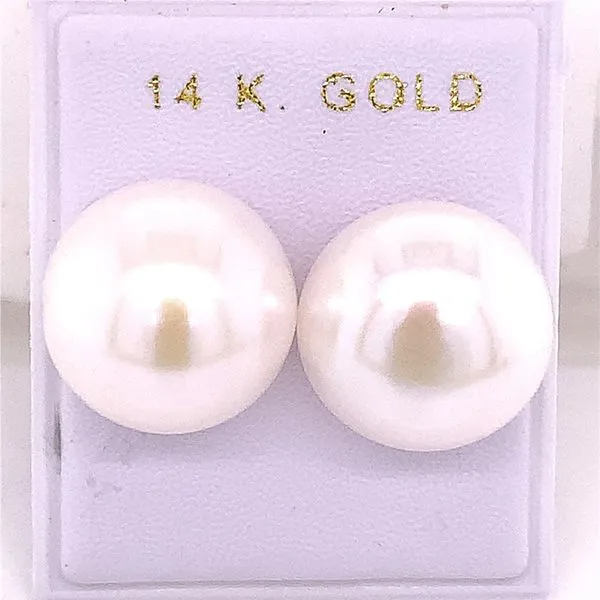 Pearl Earrings in 14 Karat Yellow Gold