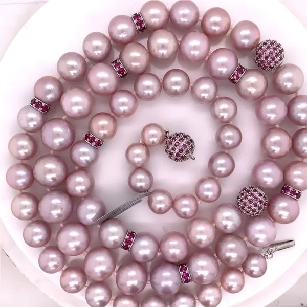 Pearl Necklace in 14 Karat White Gold