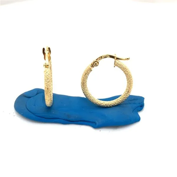 14 Karat Yellow Gold Earrings 1.1 Grams 3/4