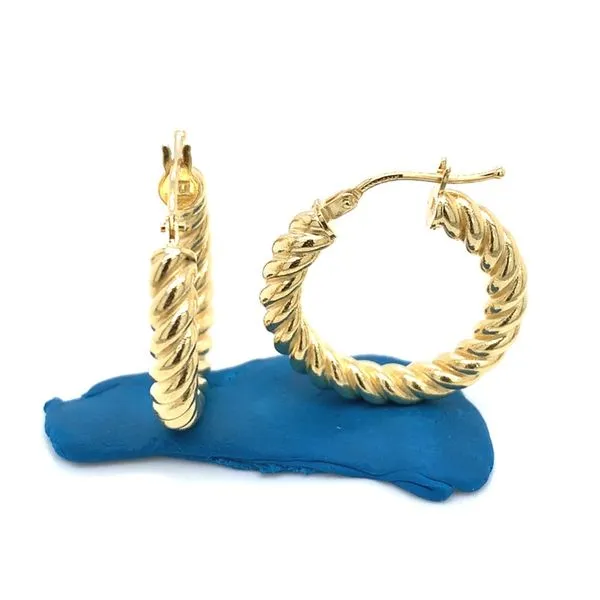 Gold Earrings in 14 Karat Yellow Gold 2.3 Grams Tzfasman Jewelers Brooklyn, NY