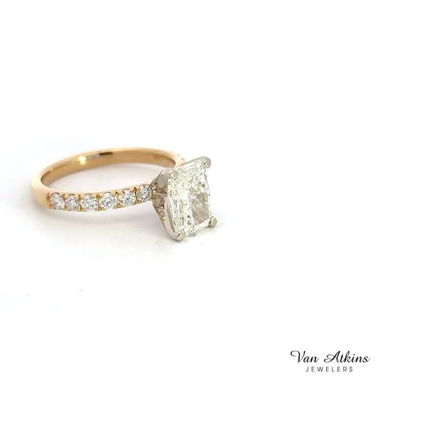 2.63 Carat Diamond Ring Radiant Image 2 Van Atkins Jewelers New Albany, MS
