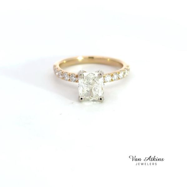 2.65 Carat Diamond Ring Cushion Image 4 Van Atkins Jewelers New Albany, MS