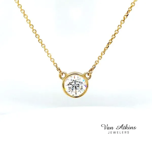 1.05 Carat Diamond Pendants/Necklaces 