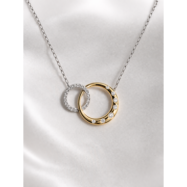 Diamond Pendants/Necklaces Van Atkins Jewelers New Albany, MS