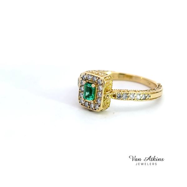 0.61 Carat Colored Stone Rings - Women's Image 4 Van Atkins Jewelers New Albany, MS