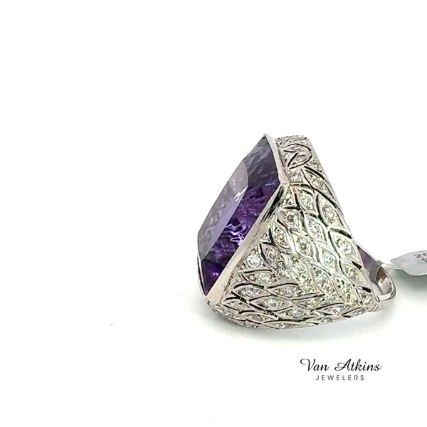 31.5 Carat Estate Color Stone Ring Image 4 Van Atkins Jewelers New Albany, MS