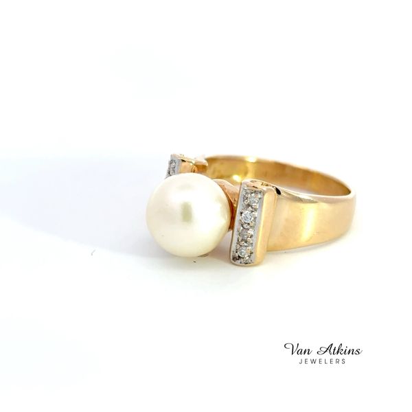 0.05 Carat Pearl Ring Image 3 Van Atkins Jewelers New Albany, MS