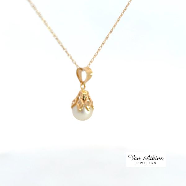Pearl Pendant Image 4 Van Atkins Jewelers New Albany, MS