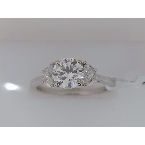 3-Stone Diamond Engagement Ring Image 2 Vandenbergs Fine Jewellery Winnipeg, MB