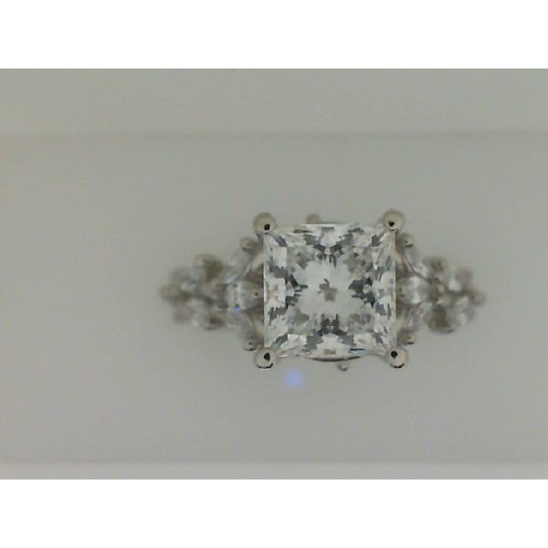Custom 14K White Gold Diamond Engagement Ring Vandenbergs Fine Jewellery Winnipeg, MB