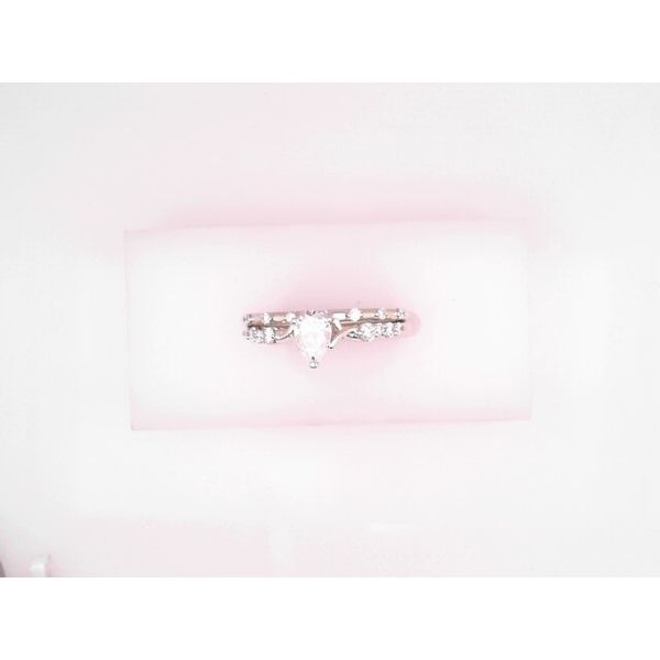 10K Yellow Gold Diamond Bridal Set  Vandenbergs Fine Jewellery Winnipeg, MB