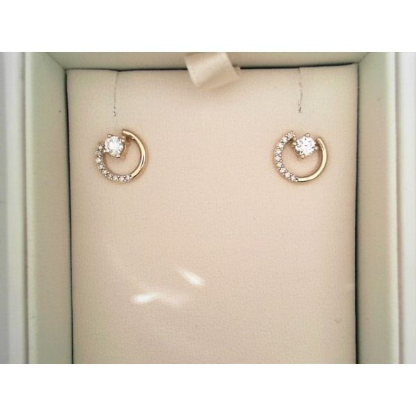 10K Yellow Gold Diamond Circle Earrings Vandenbergs Fine Jewellery Winnipeg, MB